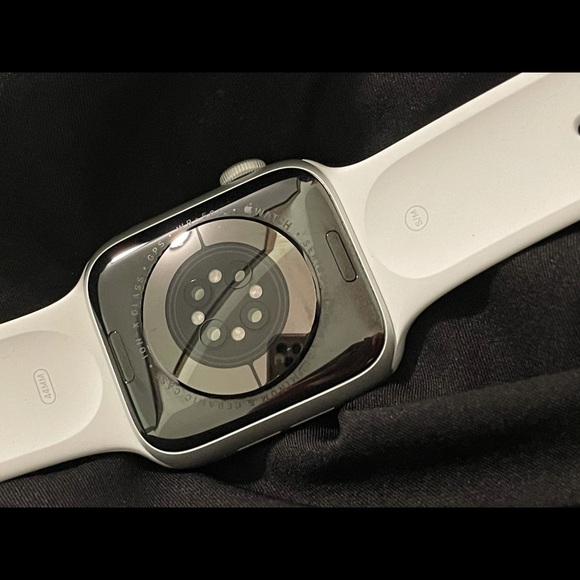 Apple Watch Series 6 Silver main image 5
